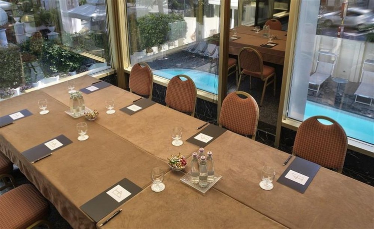 Imagen de los interiores del Hotel Ambasciatori, Rimini. Foto 11