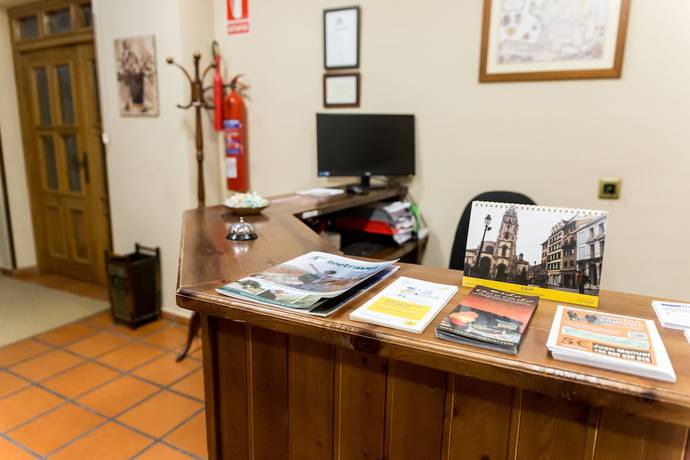 Imagen de los interiores del Hotel Ambasmestas. Foto 19