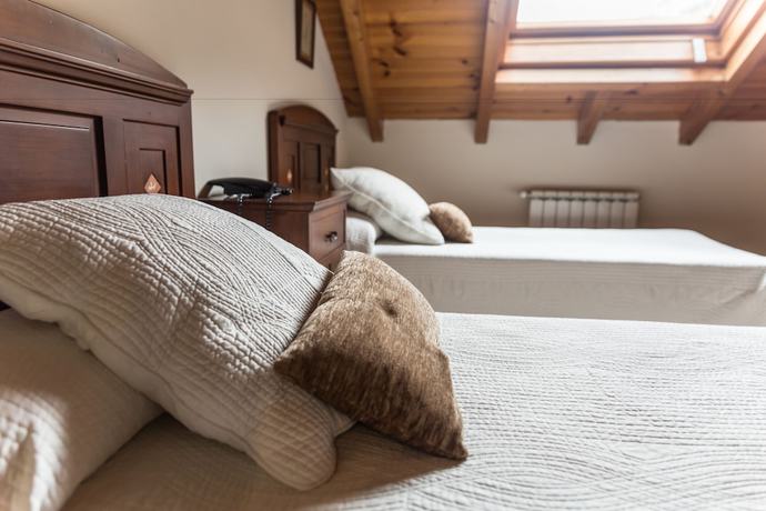 Imagen de la habitación del Hotel Ambasmestas. Foto 11