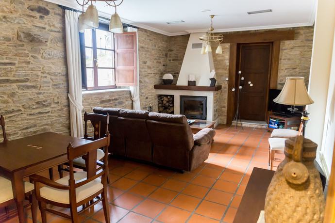 Imagen de los interiores del Hotel Ambasmestas. Foto 20