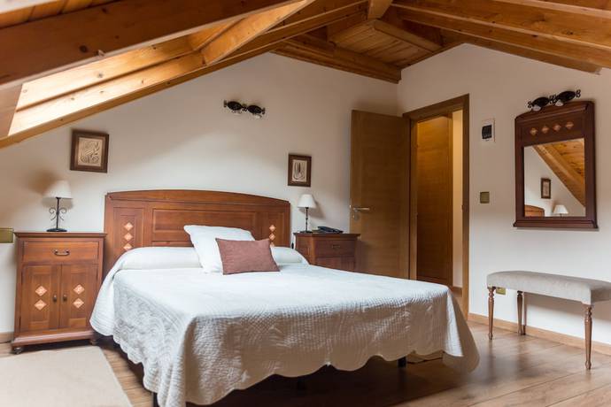 Imagen de la habitación del Hotel Ambasmestas. Foto 13