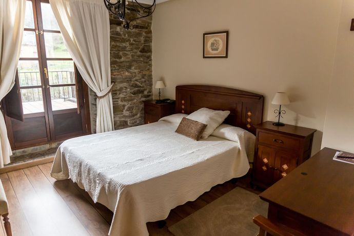 Imagen de la habitación del Hotel Ambasmestas. Foto 14