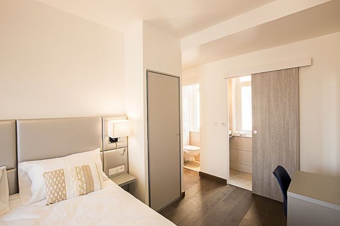 Imagen de la habitación del Hotel Ambassadeur, Lille. Foto 18