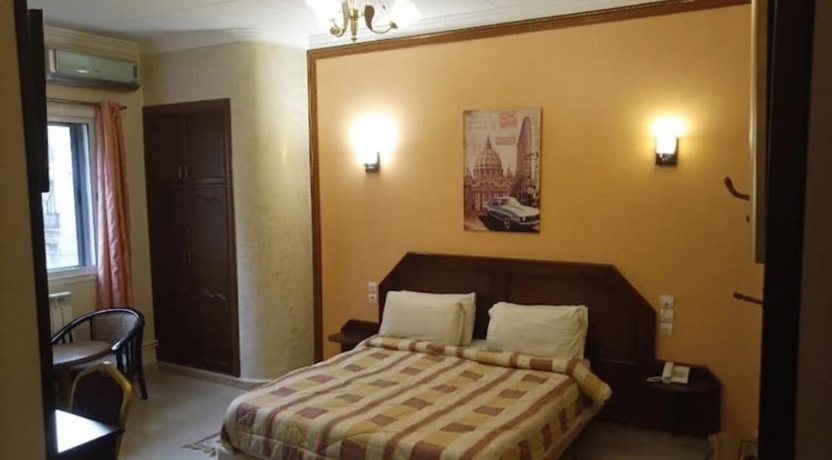 Imagen de la habitación del Hotel Ambassadeurs Oran. Foto 3