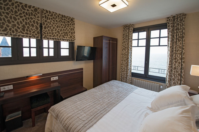 Imagen de la habitación del Hotel Ambassadeurs, Saint Malo. Foto 13