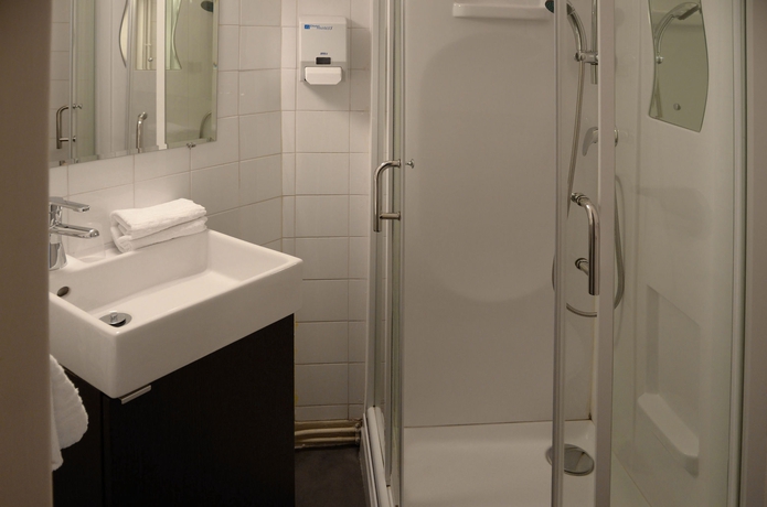 Imagen de la habitación del Hotel Ambassadeurs, Toulouse. Foto 5