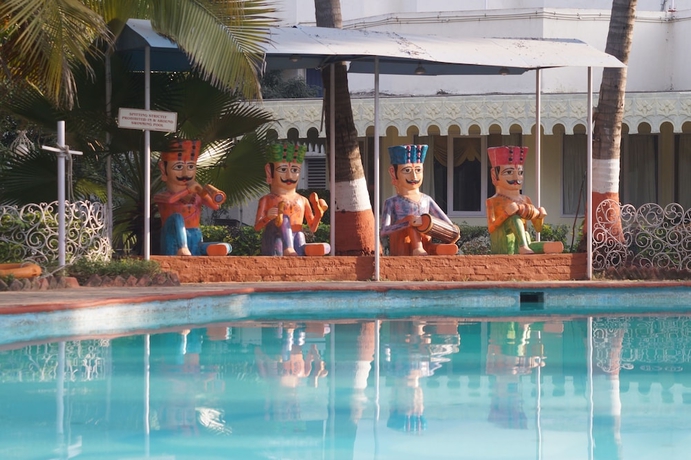 Imagen de la piscina del Hotel Ambassador Ajanta. Foto 18