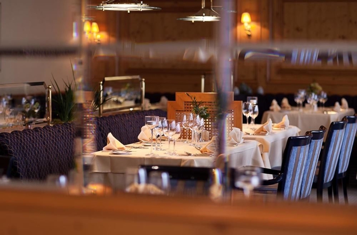 Imagen del bar/restaurante del Hotel Ambassador Bosten. Foto 9