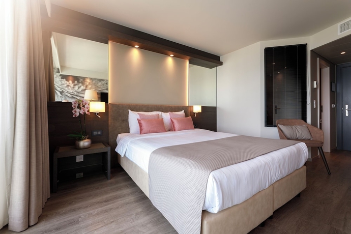 Imagen de la habitación del Hotel Ambassador Boutique. Foto 13