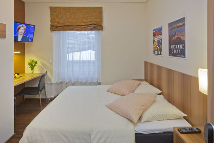 Imagen de los interiores del Hotel Ambassador Brig. Foto 16