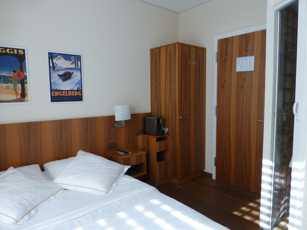 Imagen de la habitación del Hotel Ambassador Brig. Foto 15