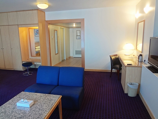 Imagen de los interiores del Hotel Ambassador, Bur Dubai. Foto 12