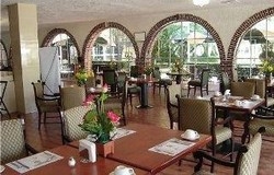 Imagen del bar/restaurante del Hotel Ambassador Cholula. Foto 2