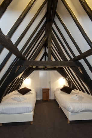 Imagen de la habitación del Hotel Ambassador City Centre. Foto 13