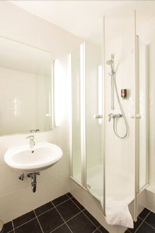 Imagen de la habitación del Hotel Ambassador Frankfurt. Foto 9