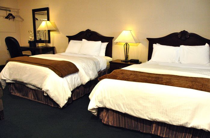 Imagen de la piscina del Hotel Ambassador, Greater Sudbury. Foto 16