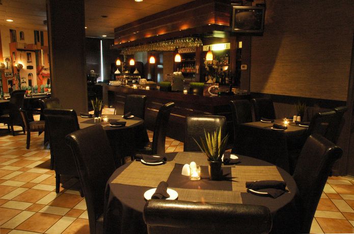 Imagen del bar/restaurante del Hotel Ambassador, Greater Sudbury. Foto 1