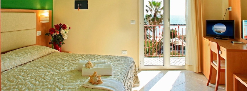 Imagen de la habitación del Hotel Ambassador, Grottammare. Foto 5