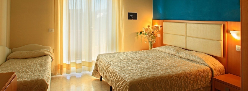 Imagen de la habitación del Hotel Ambassador, Grottammare. Foto 6