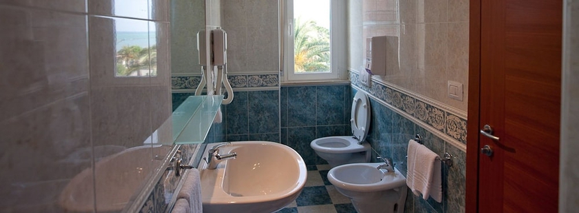 Imagen de la habitación del Hotel Ambassador, Grottammare. Foto 10