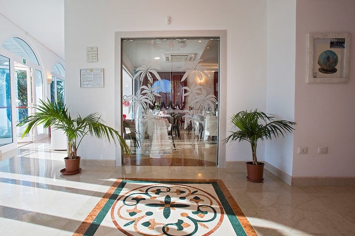 Imagen de los interiores del Hotel Ambassador, Grottammare. Foto 18