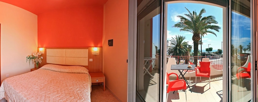 Imagen de la habitación del Hotel Ambassador, Grottammare. Foto 11