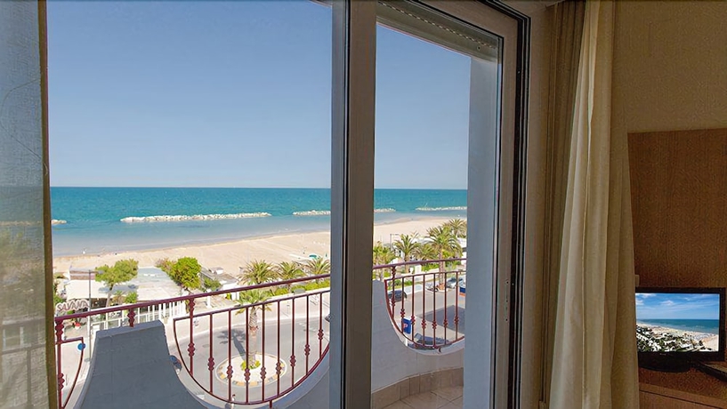 Imagen de la habitación del Hotel Ambassador, Grottammare. Foto 13