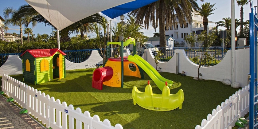 Imagen de los exteriores del Hotel Ambassador, Grottammare. Foto 16