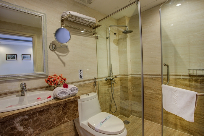 Imagen de la habitación del Hotel Ambassador Hanoi and Travel. Foto 10