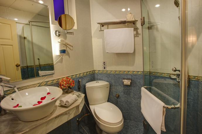 Imagen de la habitación del Hotel Ambassador Hanoi and Travel. Foto 11