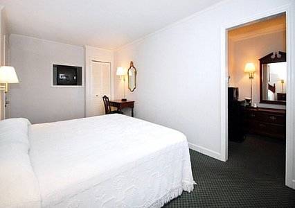 Imagen de la habitación del Hotel Ambassador Inn, FAYETTEVILLE. Foto 6
