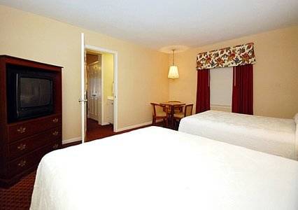 Imagen de la habitación del Hotel Ambassador Inn, FAYETTEVILLE. Foto 7