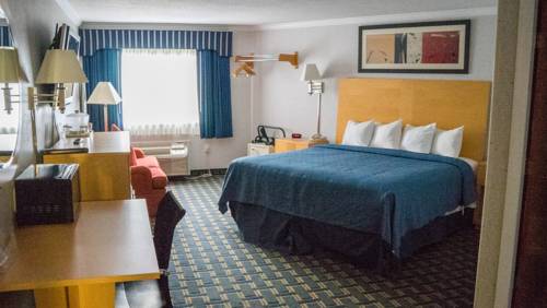 Imagen de la habitación del Hotel Ambassador Inn and Suites. Foto 1