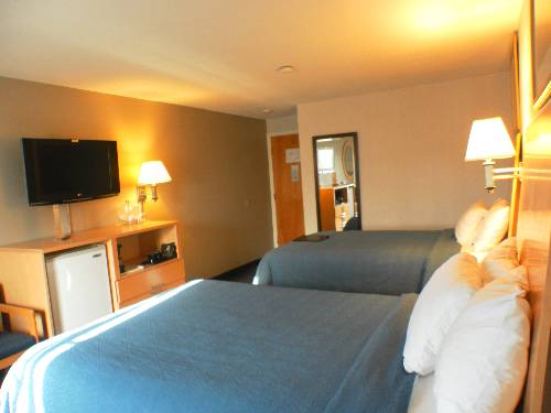 Imagen de la habitación del Hotel Ambassador Inn and Suites. Foto 3