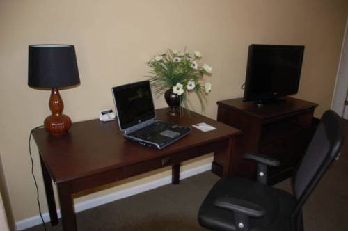 Imagen de la habitación del Hotel Ambassador Inn and Suites, Manchester. Foto 8