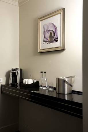 Imagen de la habitación del Hotel Ambassador Kansas City, Autograph Collection. Foto 8