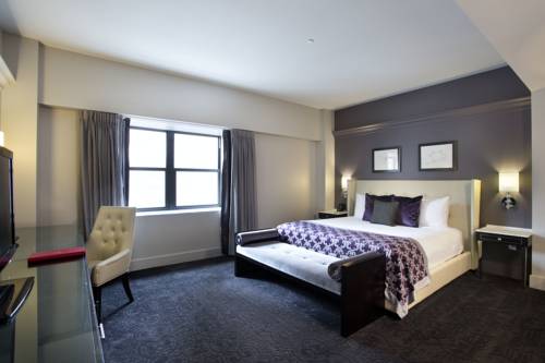 Imagen de la habitación del Hotel Ambassador Kansas City, Autograph Collection. Foto 9