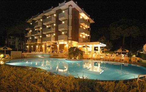 Imagen general del Hotel Ambassador Meuble. Foto 1