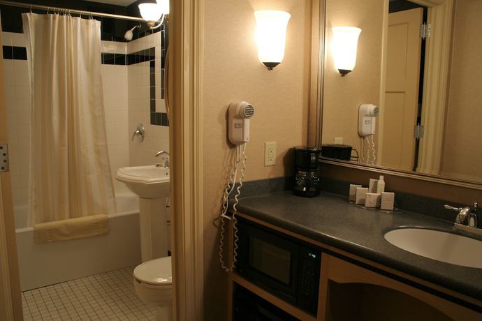 Imagen de la habitación del Hotel Ambassador Milwaukee, Trademark Collection By Wyndham. Foto 9