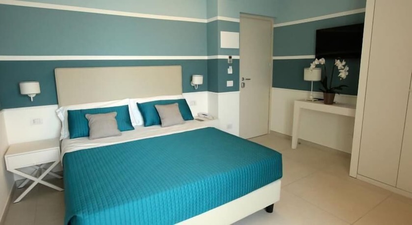 Imagen de la habitación del Hotel Ambassador, Mondolfo. Foto 16