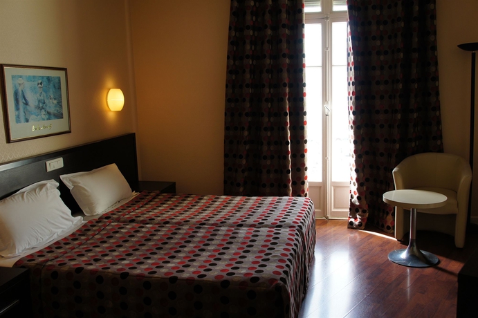 Imagen de la habitación del Hotel Ambassador, Niza. Foto 9