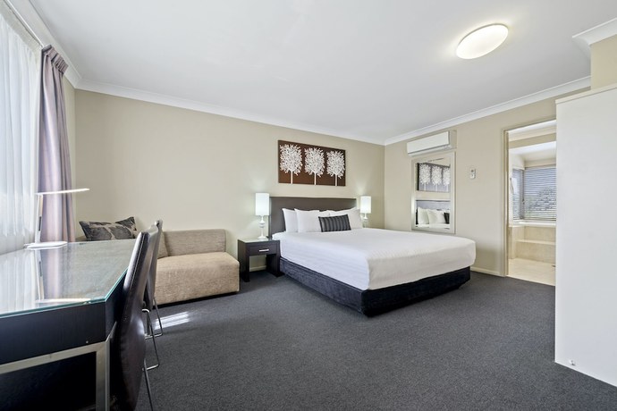 Imagen de la habitación del Hotel Ambassador On Ruthven. Foto 11