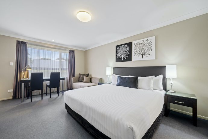 Imagen general del Hotel Ambassador On Ruthven. Foto 1