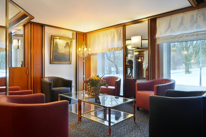 Imagen de los interiores del Hotel Ambassador Parkhotel. Foto 16