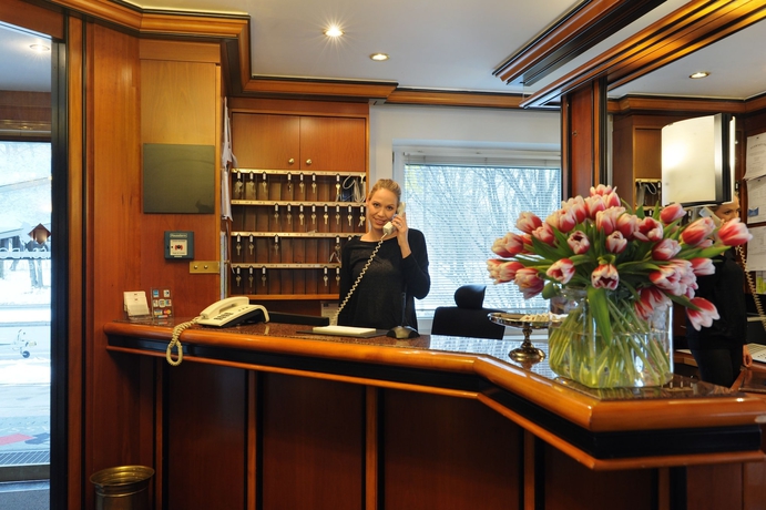 Imagen de los interiores del Hotel Ambassador Parkhotel. Foto 18