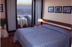 Imagen de la habitación del Hotel Ambassador, Pesaro. Foto 15