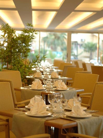 Imagen general del Hotel Ambassador Plaza. Foto 6