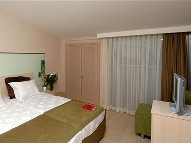 Imagen general del Hotel Ambassador Plaza. Foto 9