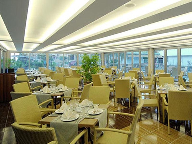 Imagen general del Hotel Ambassador Plaza. Foto 13