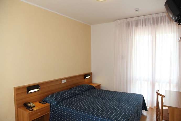 Imagen general del Hotel Ambassador, Porto Santa Margherita. Foto 7